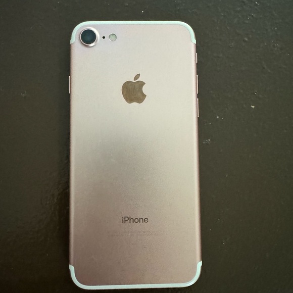 Apple iPhone 7 128GB - Picture 4 of 4